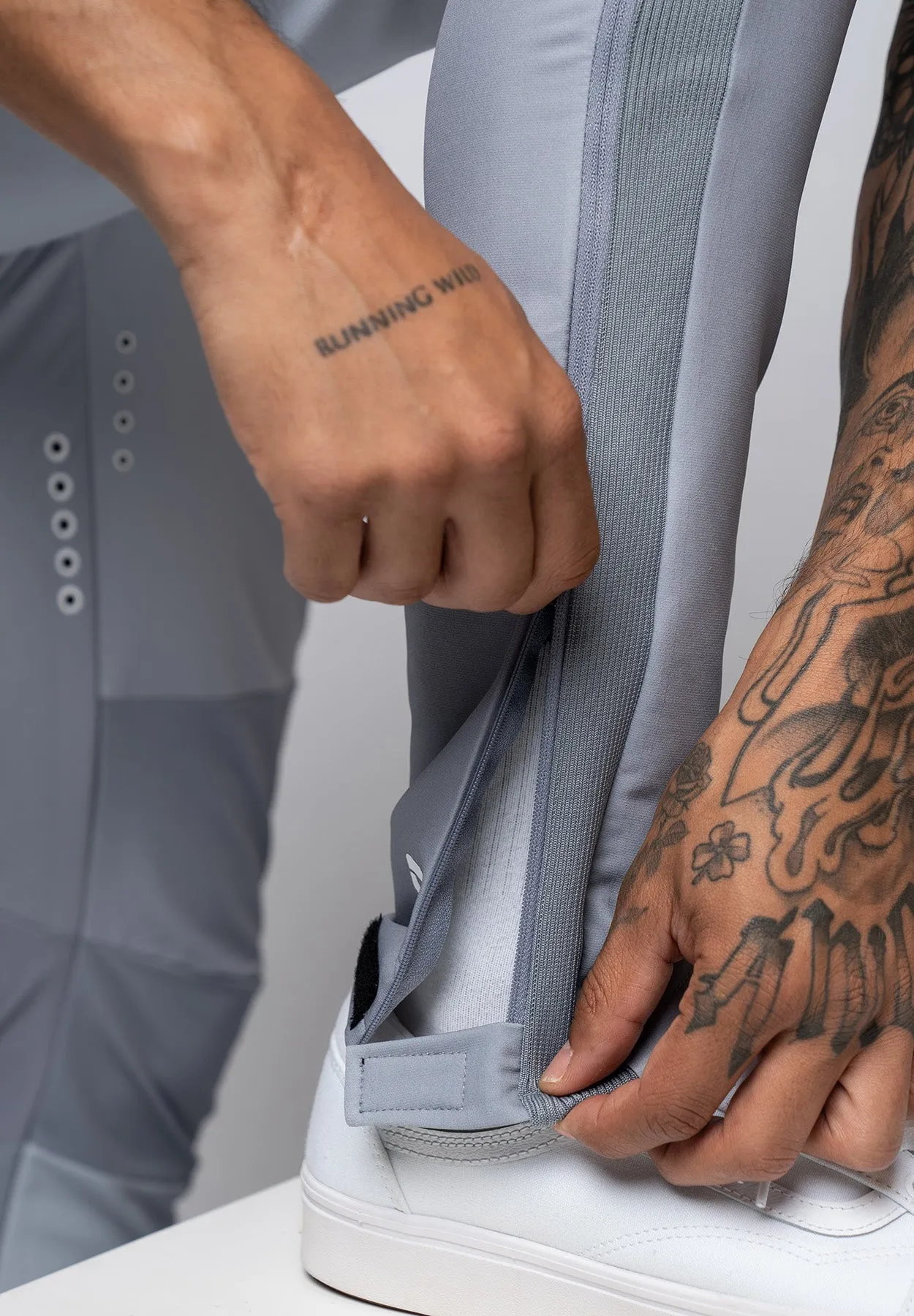 AIRY. Tech Riding Pants