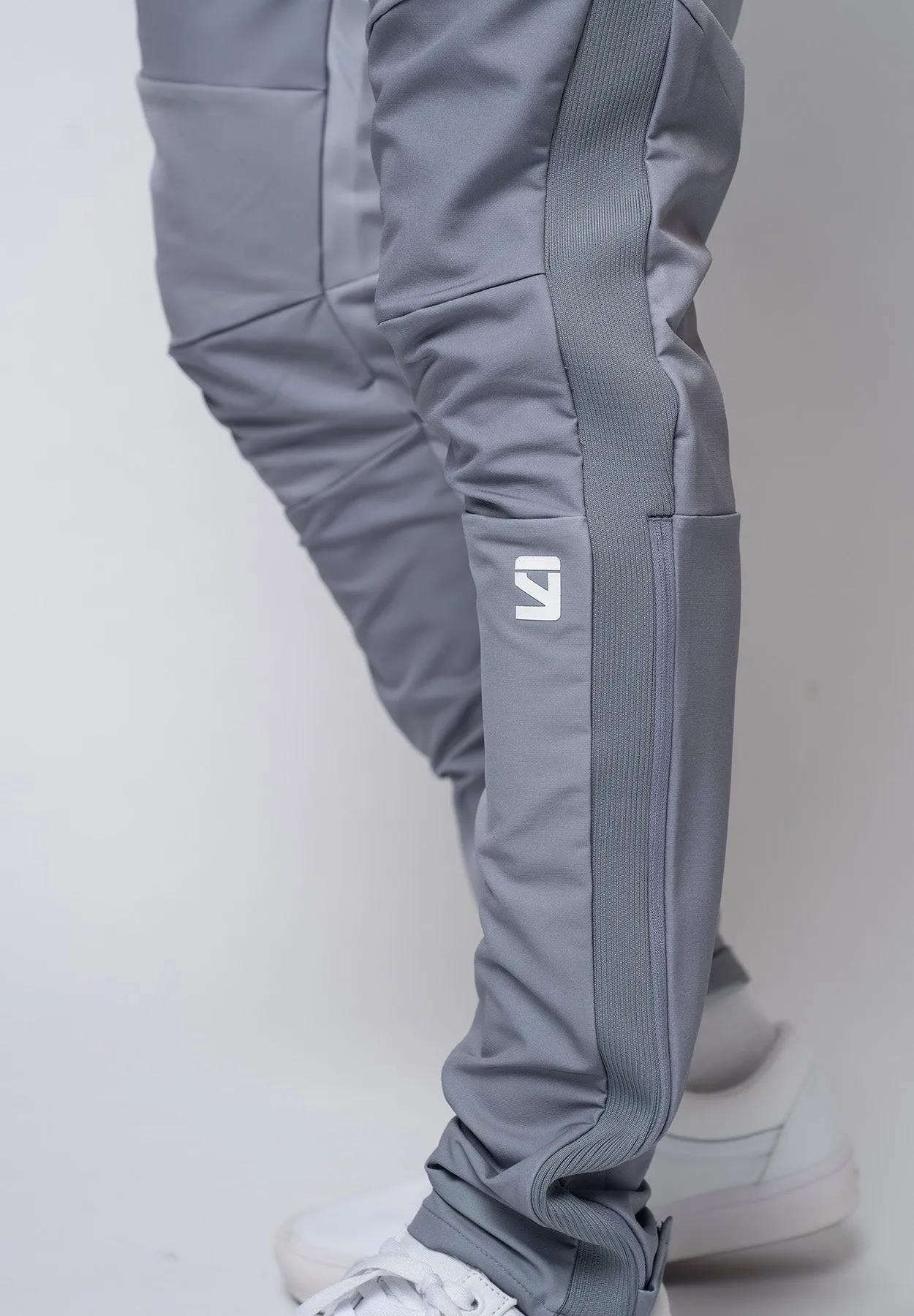 AIRY. Tech Riding Pants