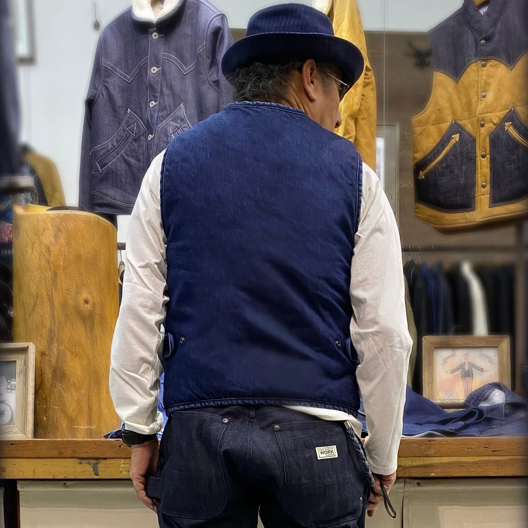 BZEN M.3203RR SILAS-DT2 REGULAR FIT 4 POCKET ROUND NECK INDIGO DENIM VEST WITH SHERPA LINING-12OZ-T2 INDIGO