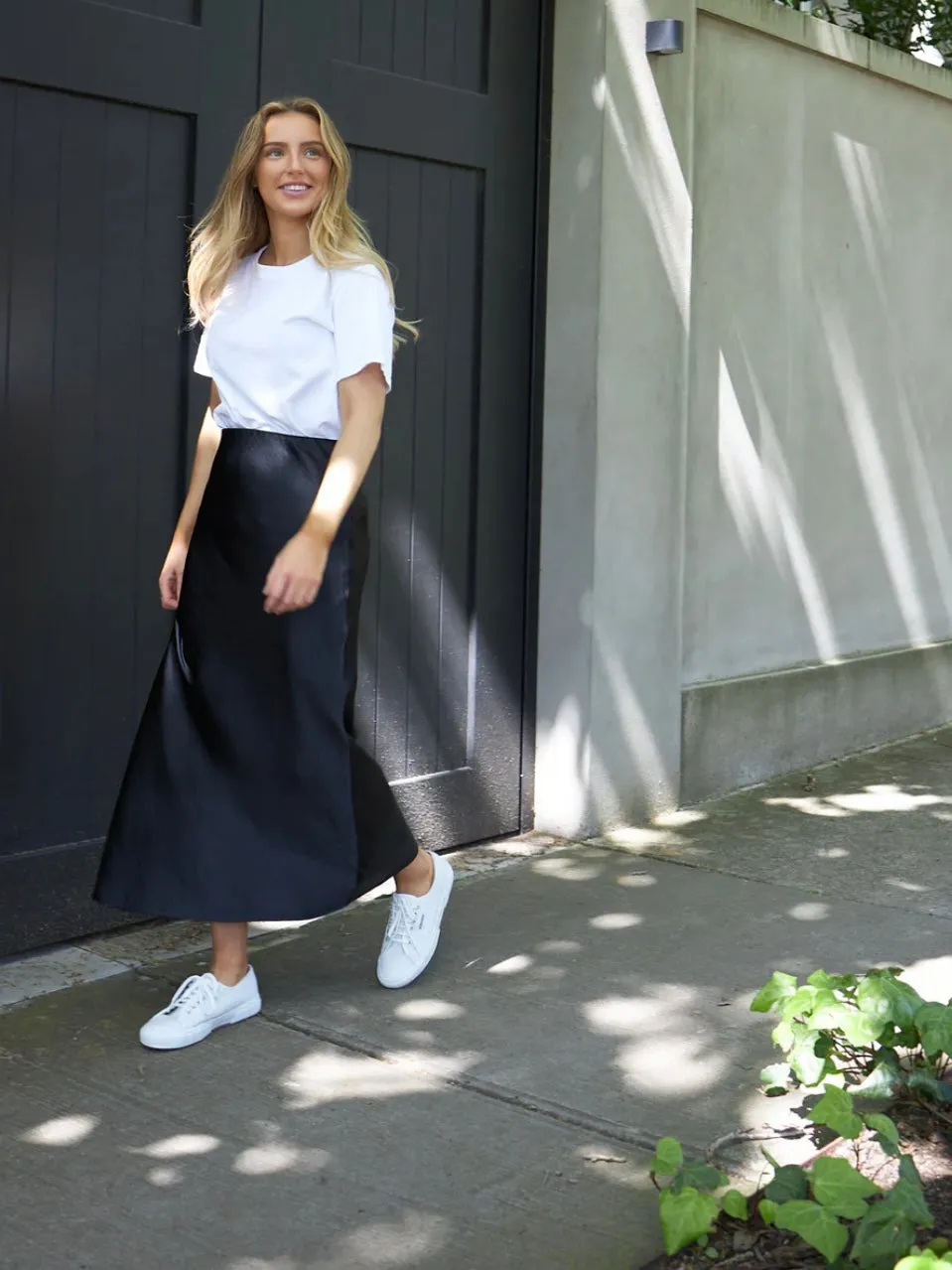 Donna Satin Skirt : Black