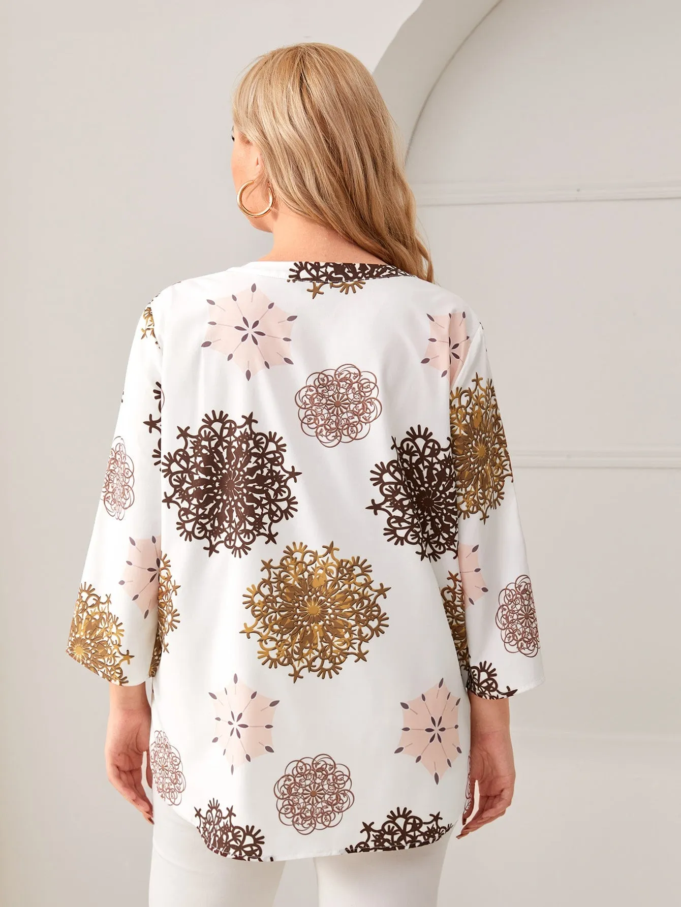Graphic Zipper Three Quarter Length Sleeve Round Neck Long Plus Size Blouse